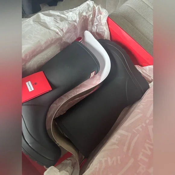 New• HUNTER rain boot mid calf - Picture 2 of 7